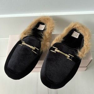 Chinese Laundry Slippers NEW